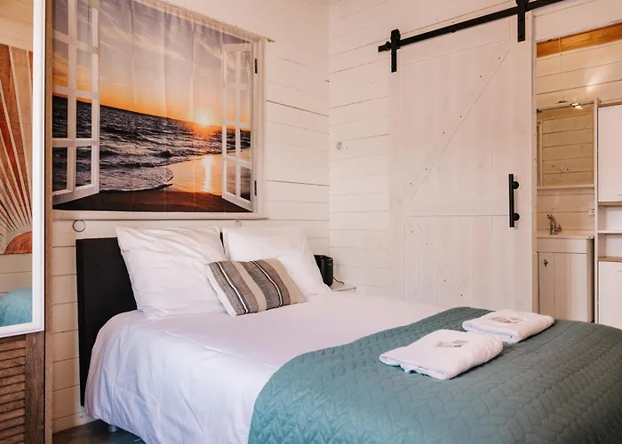 Apartman Rosa's Cottage, Garden And Free Parking *