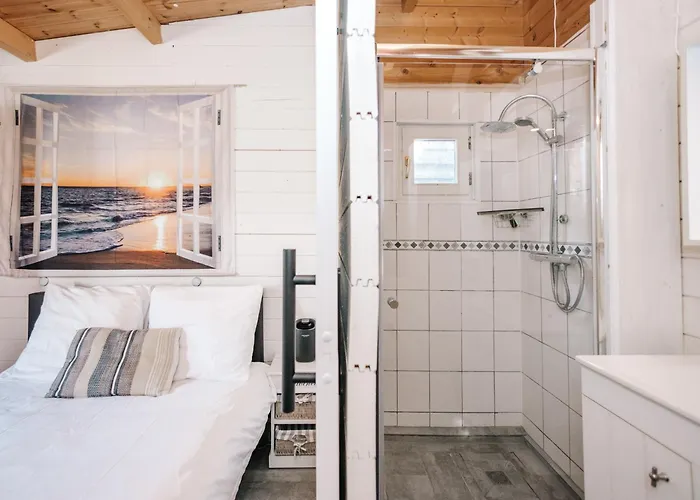 Apartman Rosa's Cottage, Garden And Free Parking *