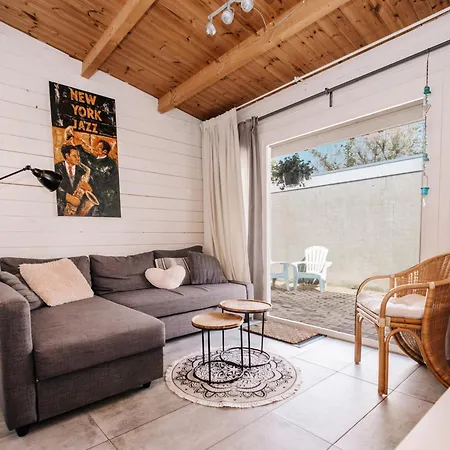 アパート Rosa's Cottage, Garden And Free Parking *