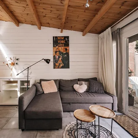 Rosa's Cottage, Garden And Free Parking *