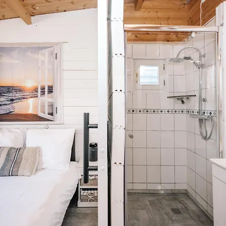 Apartment Rosa's Cottage, Garden And Free Parking *