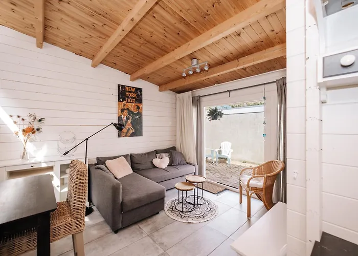 Rosa's Cottage, Garden And Free Parking