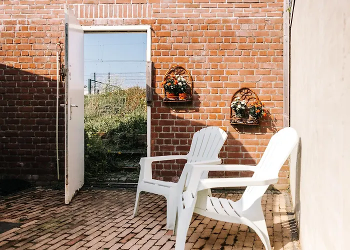 Daire Rosa's Cottage, Garden And Free Parking