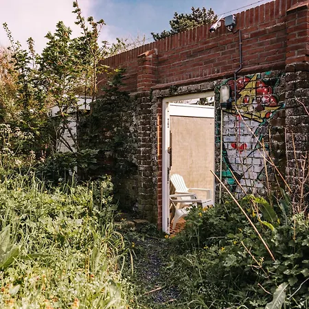 아파트 Rosa's Cottage, Garden And Free Parking