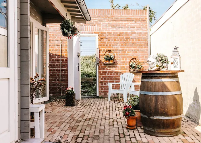 Rosa's Cottage, Garden And Free Parking